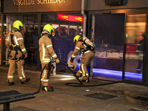 Viswinkel vol rook